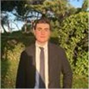 Estudiante universitario, profesor de inglés responsable para primaria y ESO. Dos años de experiencia impartiendo clases a alumnos