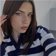 Diplomata al liceo delle Scienze Umane, laureanda in Sociologia Crimine devianza, impartisco lezioni private di italiano