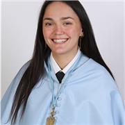 Profesora de Lengua Castellana y Literatura para niños de Educación Primaria y cursos bajos de Educación Secundaria.