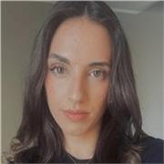 Estudiante de 1.º de Periodismo con bachillerato de humanidades, apta para dar refuerzo académico en diversas materias.
