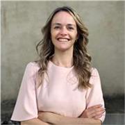 Francesa nativa, comunicativa ; enseño principiantes y adultos.