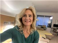 Profesora de inglés imparte clases online
