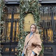 Me encanta enseñar , soy una persona con paciencia y entendimiento . Doy clases mes tanto para adultos como para niños. La enseñanza es mi pasión .