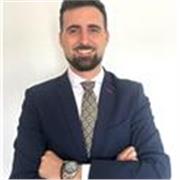 Profesor online de economía, contabilidad, finanzas y empresa, con formación docente y experiencia profesional financiera.