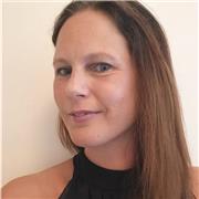 Licenciada en Letras Hispánicas y Profesora de Castellano, egresada de la Pontificia Universidad Católica de Chile