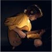 Ciao, mi chiamo Mattia e sono un ragazzo di 22 anni, chitarrista oramai da 13, ed ho esperienza da 5 anni nel mondo delle lezioni private (sia individuali che di gruppo). Frequento il secondo anno del triennio in chitarra jazz al conservatorio Martini di 