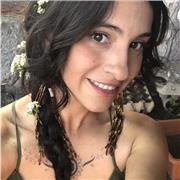 Soy Pedagoga con experiencias en la enseñanza de idiomas. También cuento con experiencia como maestra de educación primaria