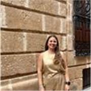 Profesora titulada en Educación Primaria con 7 años de experiencia con niños. También trabajo en campamentos de verano desde 2018.