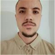 Profesor de lenguaje con énfasis en pensamiento crítico y producción textual