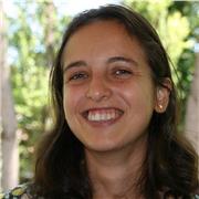 Soy graduada en filosofía y me encanta la enseñanza. Doy clases de refuerzo de distintas materias para Primaria y la ESO. Pasé seis meses en Inglaterra, por lo que mi nivel de inglés es muy bueno.