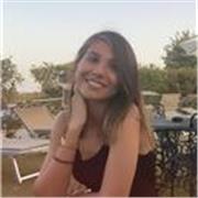 Diplomata in Ragioneria, Laureata in Economia e gestione aziendale e in Economia Manageriale, impartisco lezioni di economia az