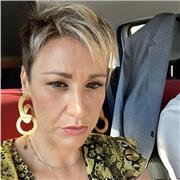 Laureata a pieni voti impartisco lezione di tutte le materie umanistiche e lingua inglese , sociologia , pedagogia , attualmente sto conseguendo un master in counseling e amo insegnare , applico una metodologia dove il fine è quello di guidare i ragazzi e