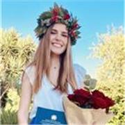 Laureata in Mediazione Linguistica e Culturale e poi con la magistrale in Lingue e Letterature Straniere offro ripetizioni/lezioni di inglese