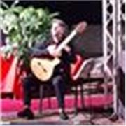 Docente online di chitarra classica e acustica per chi vuole imparare o perfezionarsi