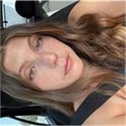 Estudiante de carrera de Economía que busca compaginar trabajo con estudios