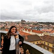 ¡Hola! Mi nombre es Carla Lorenzo. Tengo 26 años y soy graduada en Filosofía por la Universidad de Oviedo. Llevo dos años viviendo en Chequia impartiendo clases de español a niños y adultos. 
Me gustaría poder dar clases de apoyo este verano. Puedo ayudar