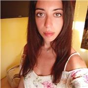 Se hai bisogno di aiuto per i tuoi compiti, io sono la persona giusta. Solare, empatica e paziente