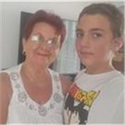 Profesor de química para niños de nivel ESO.