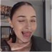 Profesora de dibujo apta para niños y adolescentes 