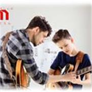 Clases de música personalizadas – Guitarra, bajo y composición (online y a domicilio)