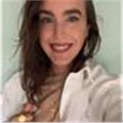 Rédactrice, auparavant journaliste et professeure de français, je suis là pour vous aider à vous améliorer 