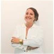 Native French tutor with 7 years' experience offering private English lessons for children and adults remotely 