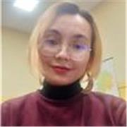 Artiste et professeure de dessin, je suis sur Instagram @nemeliathelim 