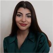 Studentessa impartisce lezioni in inglese, italiano, spagnolo, francese, storia dell'arte e storia a bambini delle scuole elementari e ragazzi del liceo