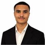 Prof dynamique pour accompagner les élèves dans la réussite scolaire.