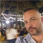 Ex docente 45enne attualmente frequentante corso di specializzazione impartisce ripetizioni e aiuto compiti, anche a domicilio del discente. Prezzi modici