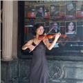 Músico con experiencia orquestal y práctica impartiendo clases de violin y guitarra en nivel de iniciación