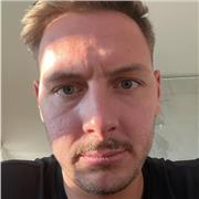 Ich bin selbst Lehrer an einer bayerischen Schule. Ich habe Deutsch als Zweitsprache studiert an der Uni Augsburg