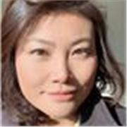 Chef d’entreprise, d’origine chinoise, diplôme bac+5 dans l’ingénierie. 
2 ans d’expérience d’enseignement du chinois pour les adultes (les expatriés français de Peugeot Citroën en Chine, mi-temps). 
Passionnée de la langue et de la culture Chinoises. 
J’