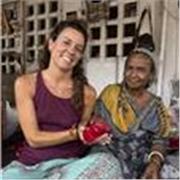 Arquitecta técnica, que el encanta enseñar ya que considero que todo con práctica y un buen profesor se puede aprobar. 