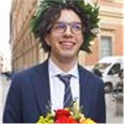 Insegnante laureato magistrale in Filologia Classica (UniBo), offre lezioni online di italiano, latino, greco e storia con metodo 
