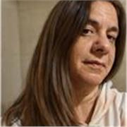Técnica Química con ganas de preparar alumnos con dificulta en Química