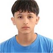 Esudiante universitario brinda clases de matemáticas con enfoque en comprensión real