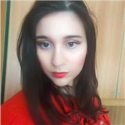 Laureata in Scienze della Comunicazione con Diploma di Perito aziendale e corrispondente in lingue estere