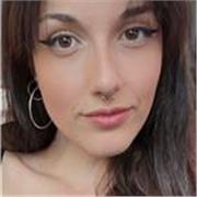 Profesora de español nativa impartiendo clases a través de la cultura. Con la música, la literatura y el cine se aprenden idiomas