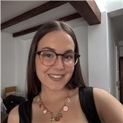 Persona responsable y cercana, con vocación para la enseñanza, terminando estudios de logopedia y me gustaría dar clases primaria.