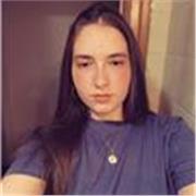 Buenas! Soy Rebeca, acabo de terminar Bachillerato y ahora estoy estudiando el Grado en Traducción e Interpretación en Soria. 