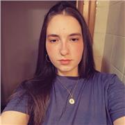 Buenas! Soy Rebeca, acabo de terminar Bachillerato y ahora estoy estudiando el Grado en Traducción e Interpretación en Soria.