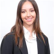 studentessa con certificazione IELTS livello c1 di inglese