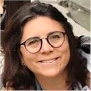 Docente di matematica impartisce lezioni per le scuole medie e superiori