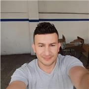 Se dan clases Guitarra. Piano o canto debes tener instrumento