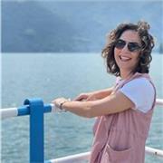 Docente di lingue impartisce lezioni di italiano a stranieri