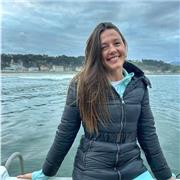 Maestra de Educación Primaria, especialista en Pedagogía Terapéutica y profesora de Español