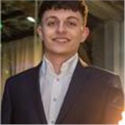 Giovane insegnante offre aiuto in inglese, storia, filosofia, matematica e nelle materie scientifiche. 