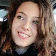 Laureata in pianoforte, con già una discreta esperienza nell' insegnamento, impartisce lezioni di pianoforte a principianti, bambini ed adulti. L annuncio è rivolto ad amatori ma anche a coloro che vogliono prepararsi ad esami per il conservatorio o istit
