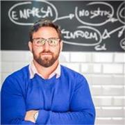 Profesor de Administración de Empresas y emprendedor internacional, enfocado en desarrollo de negocios y  gestión 